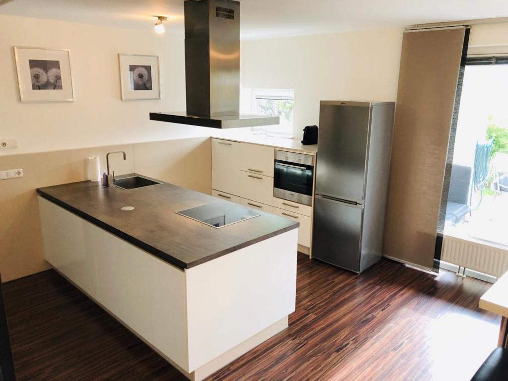 25H Garden Apartment Plus Private Beach Нойзидл ам Зее Екстериор снимка