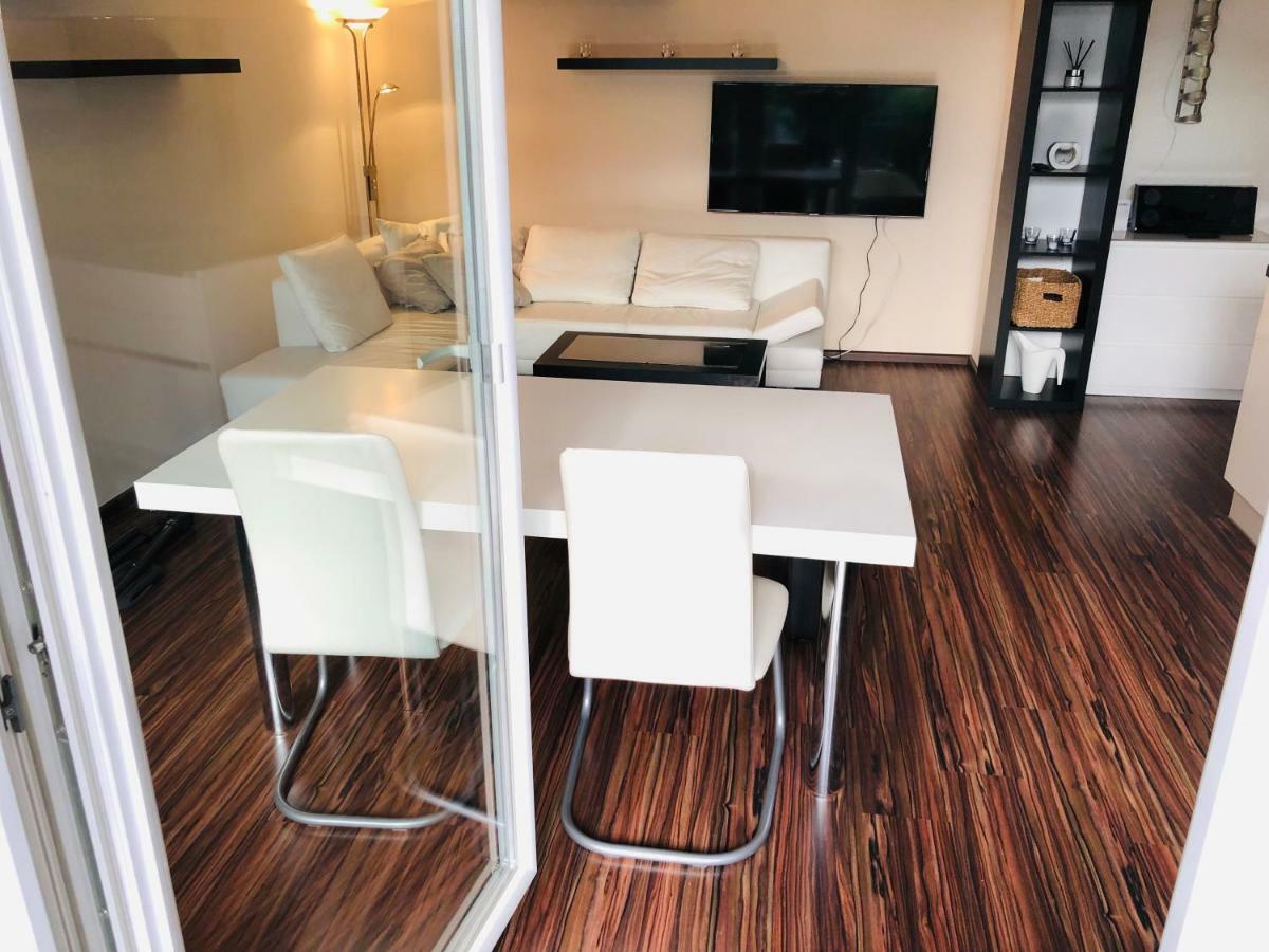 25H Garden Apartment Plus Private Beach Нойзидл ам Зее Екстериор снимка