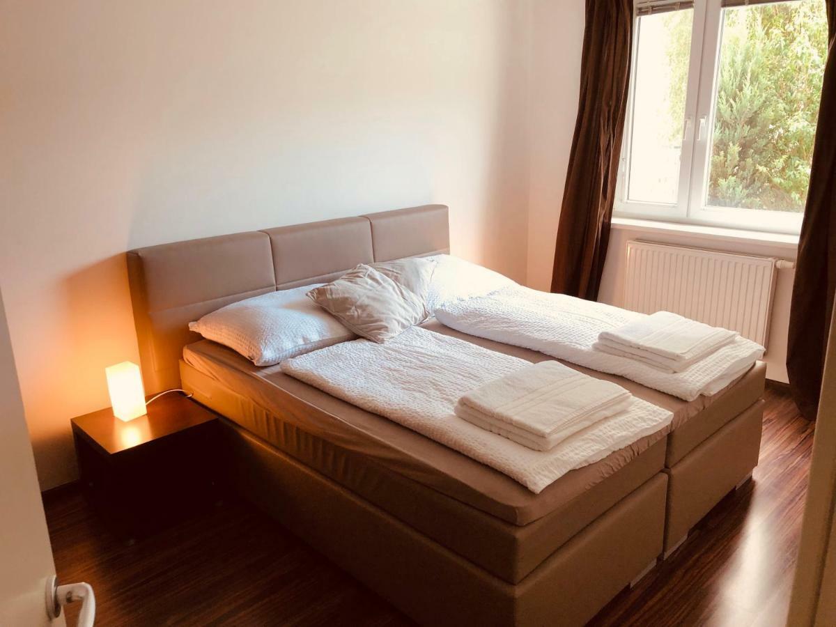 25H Garden Apartment Plus Private Beach Нойзидл ам Зее Екстериор снимка