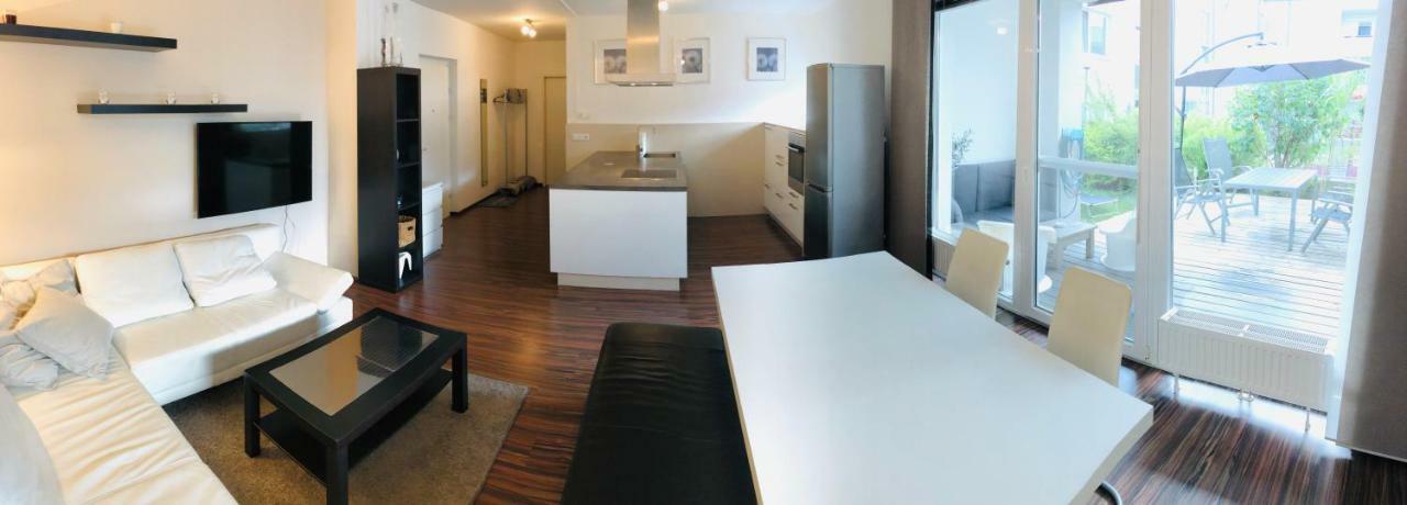 25H Garden Apartment Plus Private Beach Нойзидл ам Зее Екстериор снимка